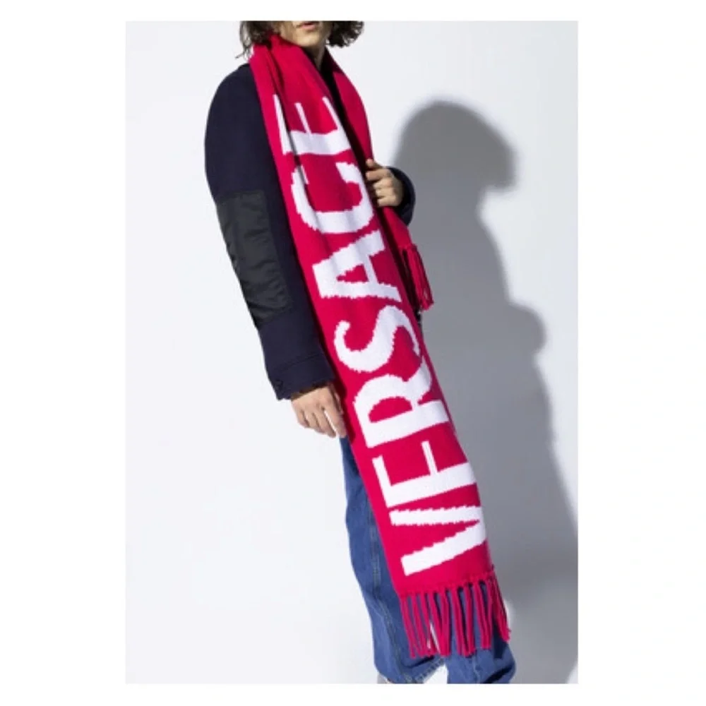 New! VERSACE Logo Intarsia Knit Fringe Oversized Unisex Wool Scarf in Royal Blue - Picture 4 of 15